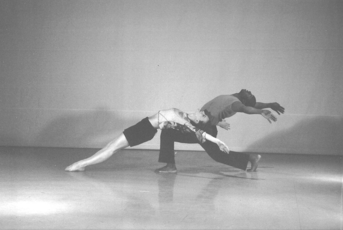 Boris Willis and Emily Berry in a low diagonal balance, Aliens